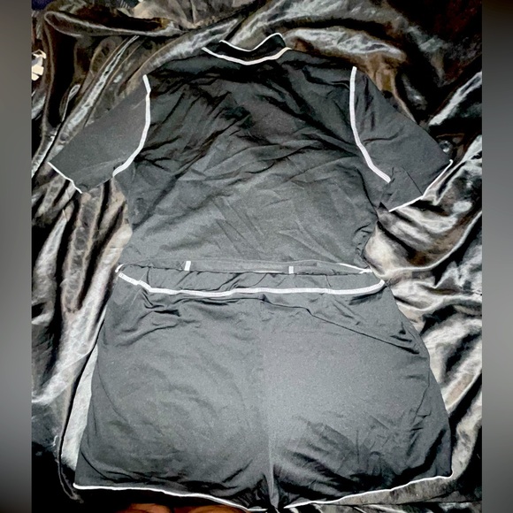 Black Plus Set - Picture 2 of 2